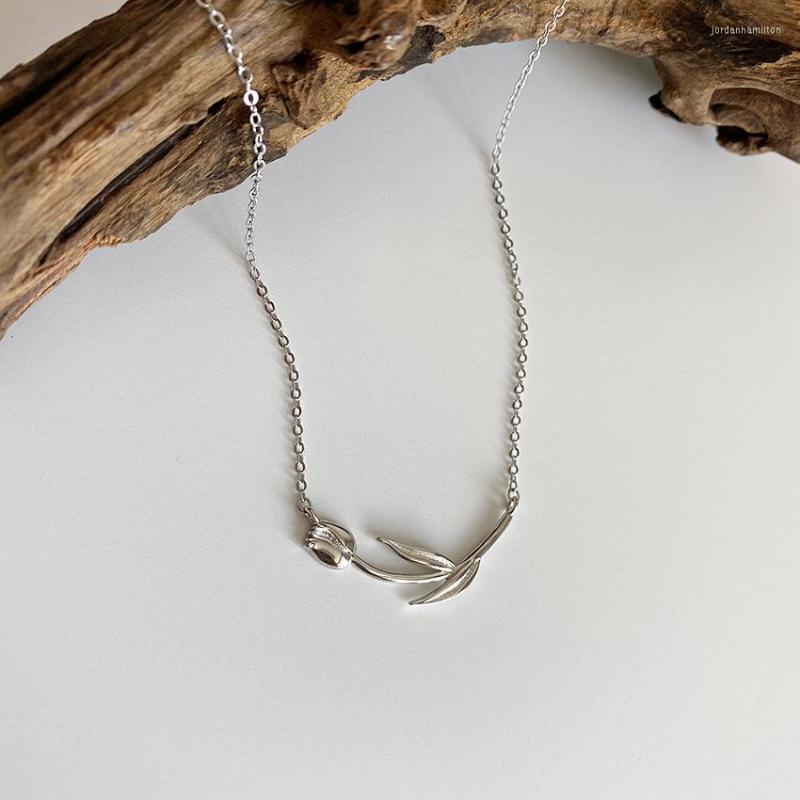 

Pendant Necklaces Whole Body S925 Sterling Silver Simple Temperament Tulip Flower Smile Necklace Female Collarbone Chain Niche Design Sense