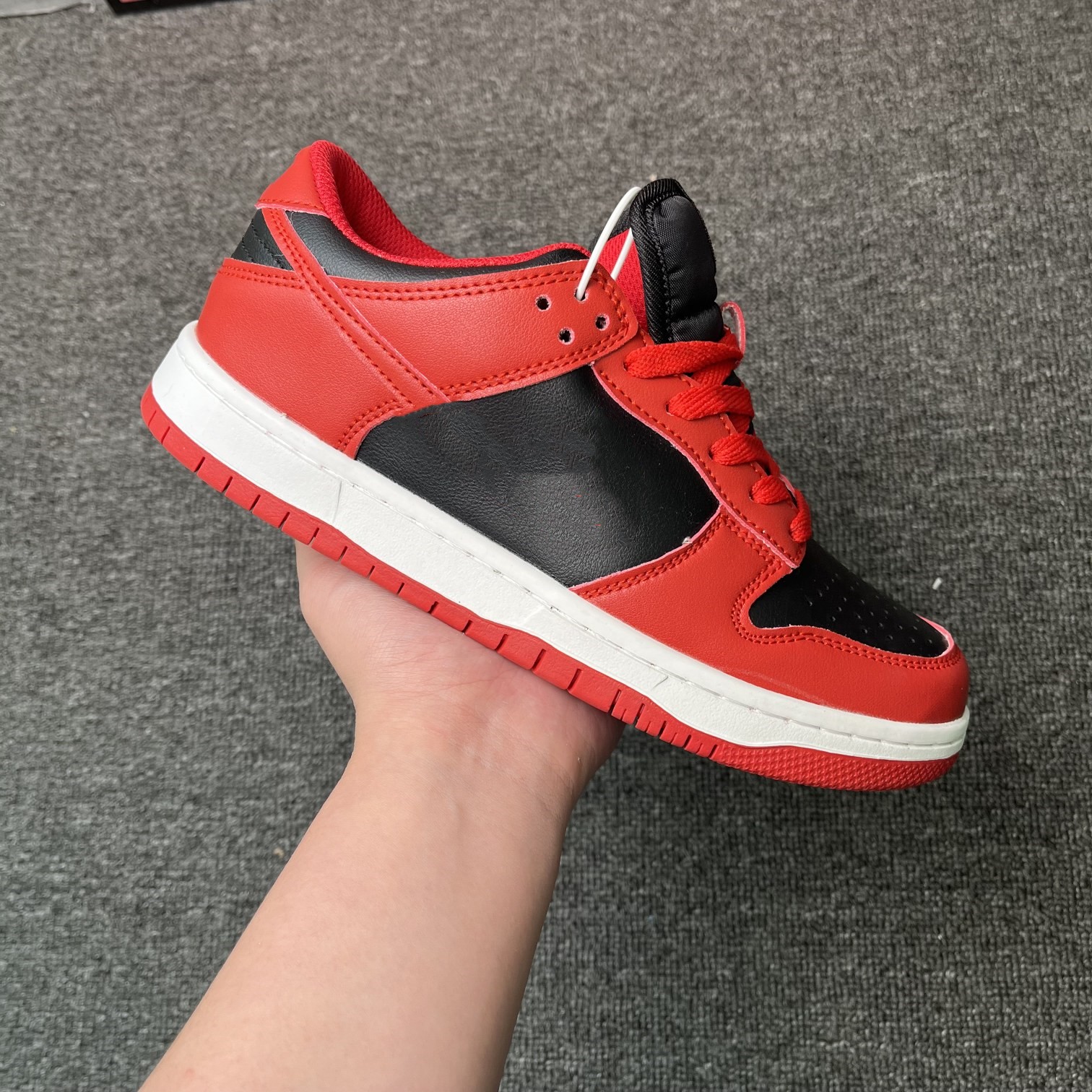 

Designer Shoes Fashion Genuine Leather Men Women Casual Flats Sneakers Comfortable Non-Slip Outdoor Unisex Zapatos Skateboard Sports Shoes 36-44