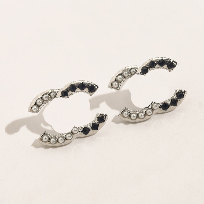 

Charm Designer Earrings Luxury Girl Earrings Real Gold Electroplated Band Earrings Fashion Jewelry 925 Silver Campus Couple Accessories Party Birthday