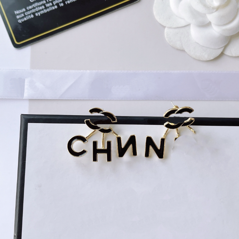 

Popular Designer Earring Fashion Jewelry Charm Women Earring Luxury Black Oil Drop Letter Earrings Designed For Girls Premium Accessories Couple Family