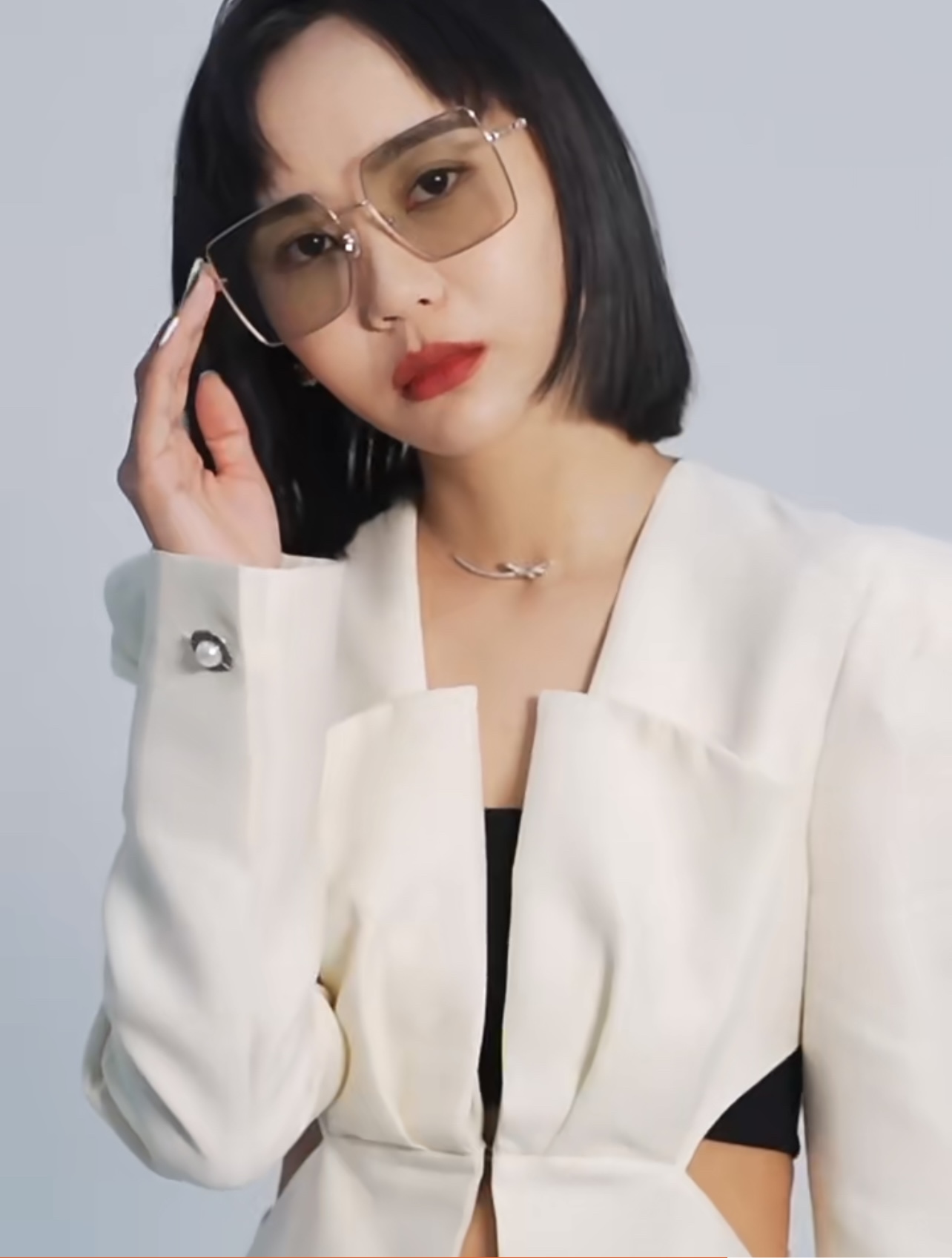

Women's large frame polygon sunglasses Fashion personality sunglasses can be paired with prescription mirror sexy minimalist metal cute large square box