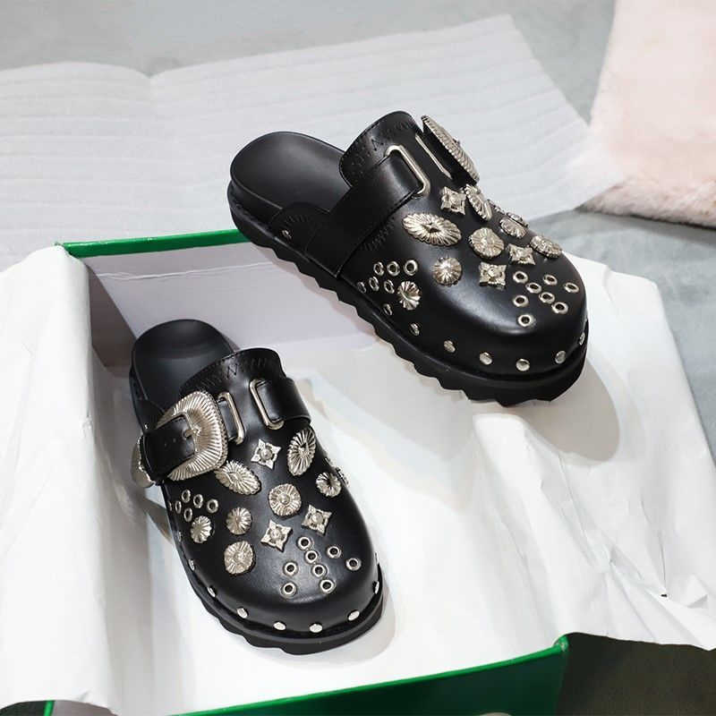 

Slippers 2023 Summer Women Shoes Punk Metal Rivet Charms Black Pu Mules Slip on Outdoor Platform Modern Slippers Casual for Female 230317, All metal