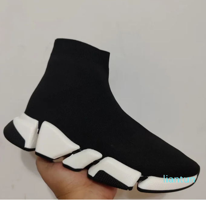 

2023 Buy Designer Speed Trainer Boots For Sale Casual Shoes For Sale Lace Up Fashion Flat Socks Speed 2.0 Men Women Runner Sneakers With Dust Bag Size 35-45, Lace up black