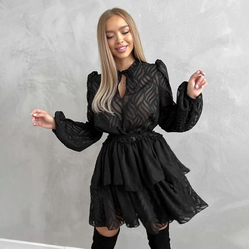 

Casual Dresses Hepburn Small Black Dress French Platycodon Jacquard Women' Light Mature Bubble Sleeve A-line