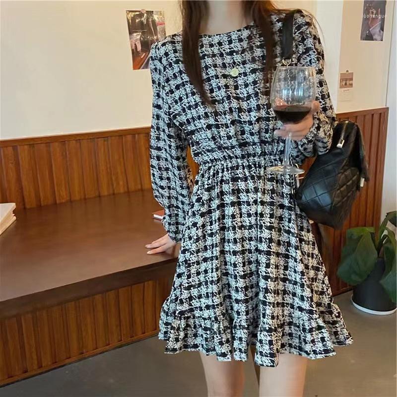 

Casual Dresses Women Retro Long Sleeves Dress Fashion Plaid Printing Puff Skirt Sweet Round Neck Pullover Ruffled, As shown