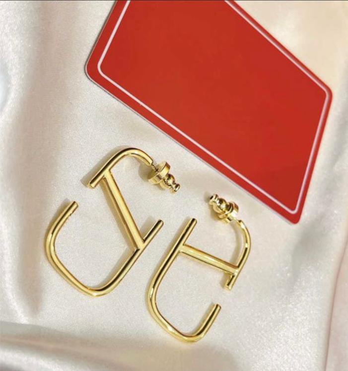 

Fashion Designer Earring Letter V Stud Earing Luxury Women Lady Hoop Jewelry Metal Valentinoity Earring With Box1016891