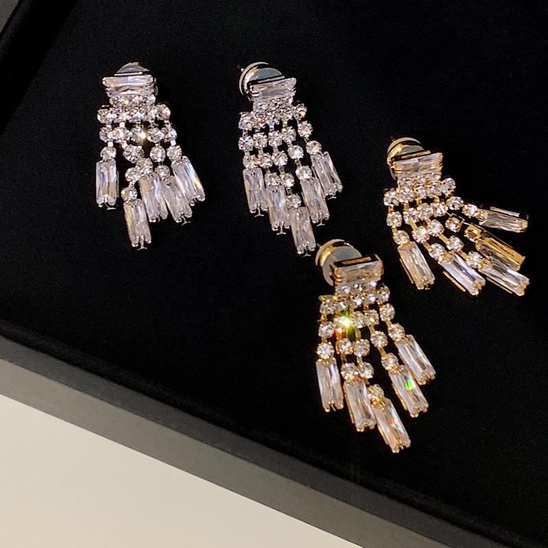 

Dangle Earrings & Chandelier Delicate Tassel Short For Women Korean Style 2023 Design Fashion Jewelry Shinning Zircon Earings WholesaleDangl