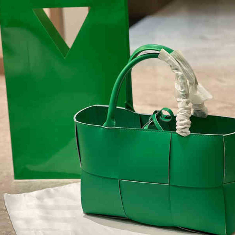 

Totes Tote Bags Women Weave Shopping Handbag Shoulder Leather Designer Brand Female High Capacity Packs Internal Zip Pouch 2201314, Brown