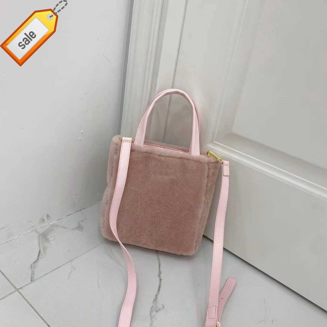 

Luxurys Women's Brand Designer Hand Bill Shoulder Bags 2023 New Fashion Macaron Wool Tote Bag Portable Crossbody Bag Gift Box Packaging Factory Direct Sale, Light green