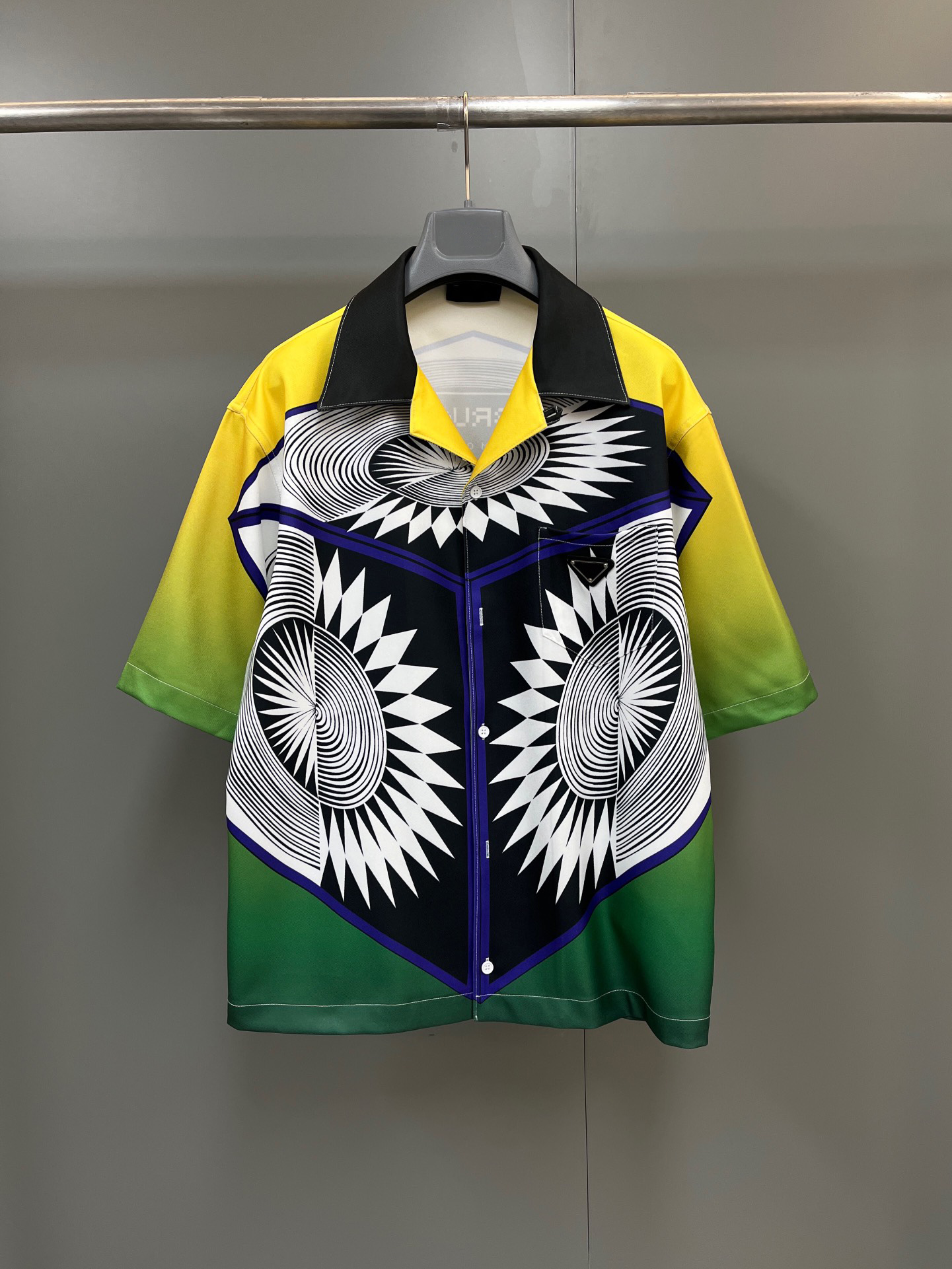 

The latest summer designer shirts fashionable geometric lines printed design European size loose version of mens casual shirt, Multi