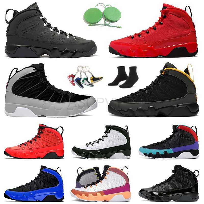 

designer shoes Jumpman 9 9s IX Basketball Shoes For Mens High Quality Particle Grey Chile Red University Gold Motorboat Jones Change The World Trainers sandal, B39 motorboat jones