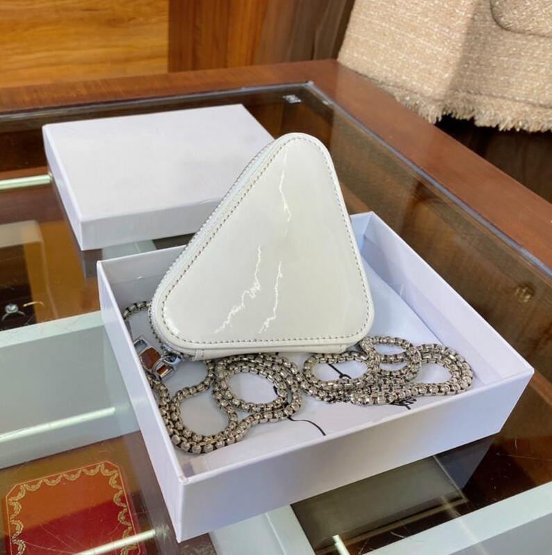 

2023 women mini triangle chain bags fashion luxury lady tiny purses crossbody shoulder bags cute change bag designers wallets black white silver