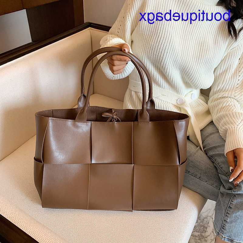 

Luxury Bottegss Venetss Arco Evening Bags online store Big bag women's 2023 new Korean texture single shoulder large capacity wove With logo JNMM, Black6