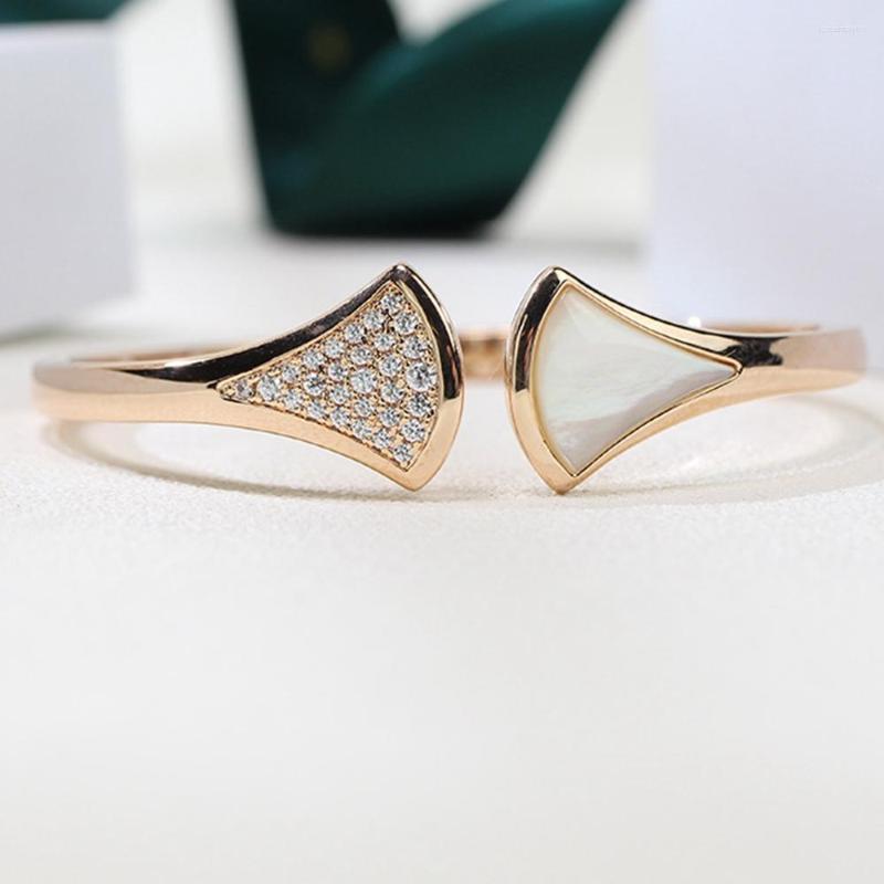 

Bangle Black/Red Agate White Mother Of Pearl Natural Stone 3A Cubic Zirconia Paved Fan-shaped Cuff Bracelets Jewelry For Women