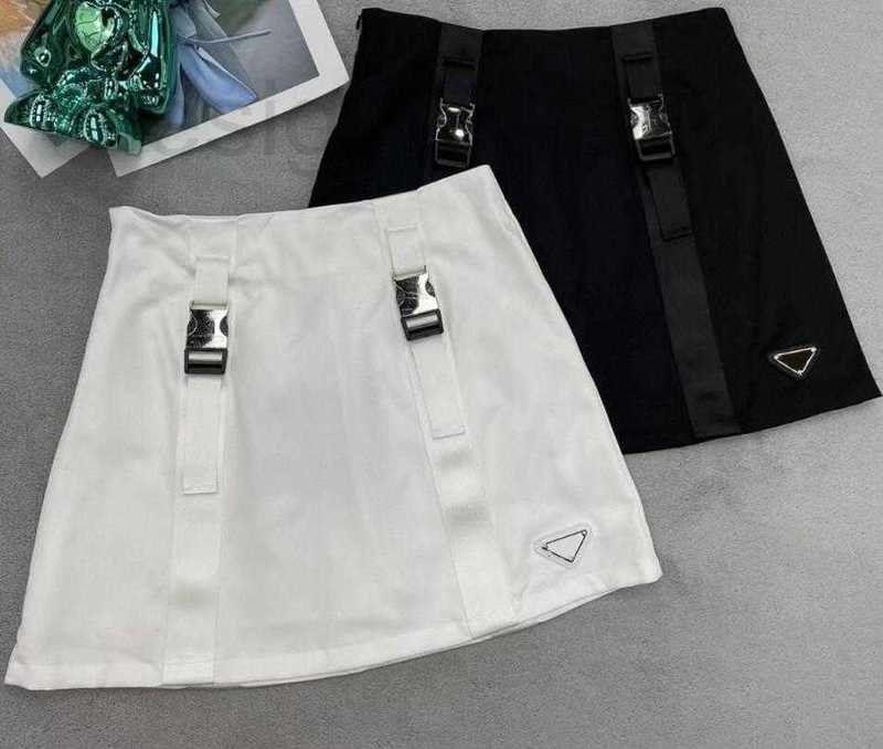 

Skirts Designer 2023 Sexy Women Summer Short Skirt Ladies Girl Dress with Badge Letter Printed Dresses Black White TB94