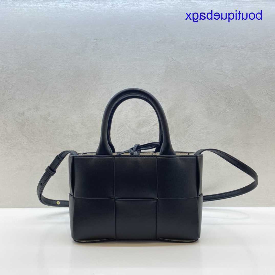 

Luxury Bottegss Venetss Arco Evening Bags online store high 2023 new woven tote bag mini fashion sense shoulder cross-body leather With logo 858C, Black5