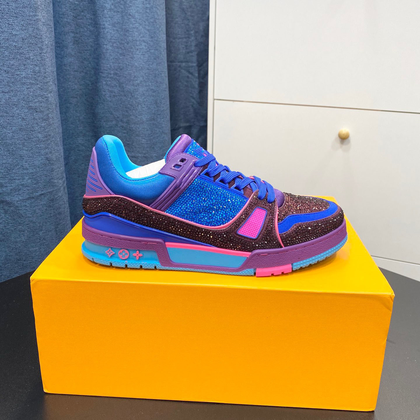 

Luxury designer casual shoes Logo Embossed Virgil Trainer Sneaker triple white pink sky blue black green yellow denim low mens sneakers women trainers EUR 36-45 02, 13