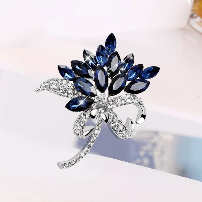 

Brooches 2023 Creative Women Flower Rhinestone Sparkling Pins Fashion Lady Elegant Vintage Clothing Coat Party Accessories