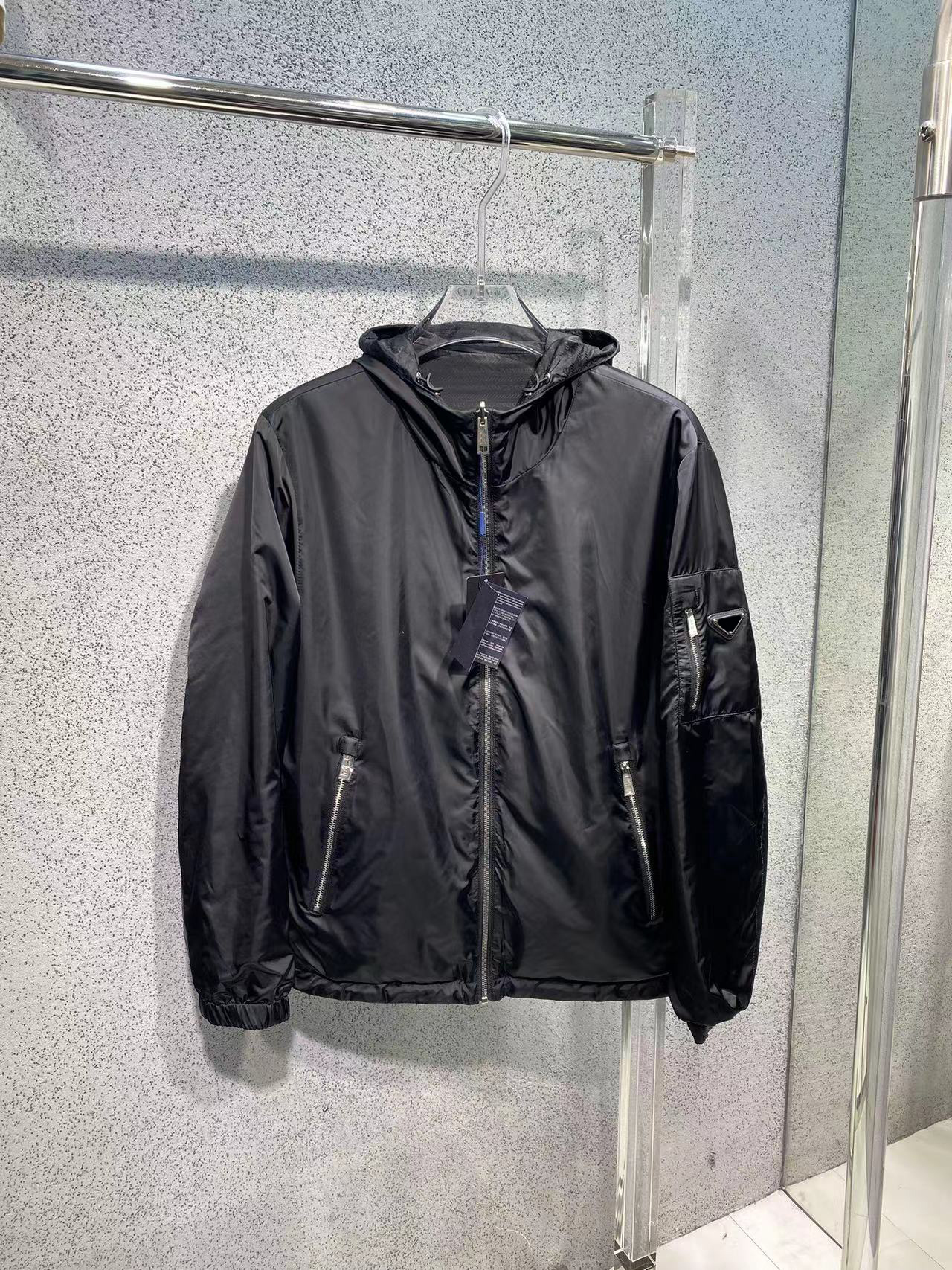 

2023 new designer jackets stylish pocket stitched double sided black jacket with casual zipper for men from luxury designer brands