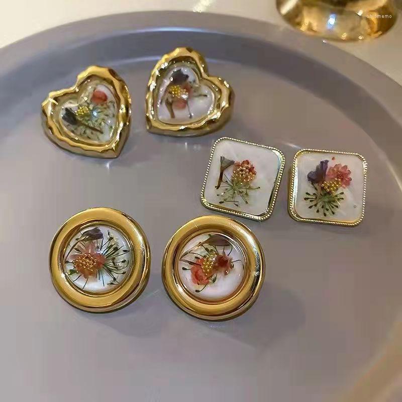 

Stud Earrings Vintage Heart Flower For Women Temperament Charm Romantic Elegant Hong Kong Style Antique Jewelry