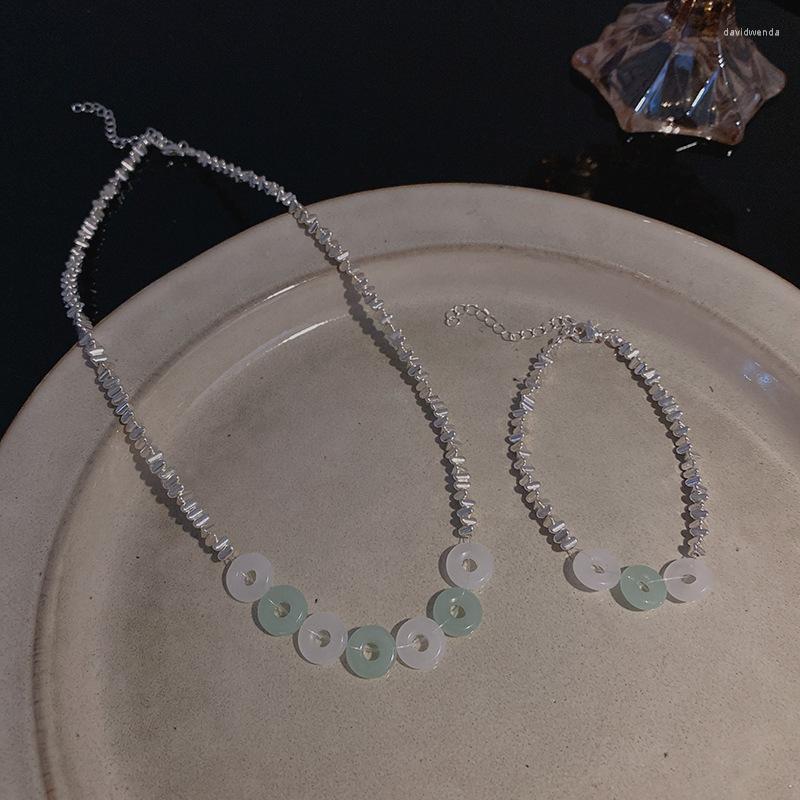 

Chains TIOWIOS 2023 Korea Clavicle Chain Fashion Temperament Hollow Circle Resin Necklace Year Jewelry Gift For Women