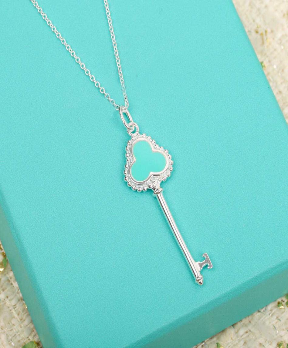 

S925 silver Charm key shape pendant necklace with green color in platinum have stamp velet bag PS4330A5732770