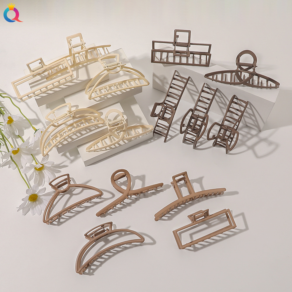 

Korean Metal Geometric Hair Claw Ribbon Barrettes Elegant Hair Clip Crab for Women Hollow Out Hairpin Headwear Girl Hair Accessories 1959, As option show