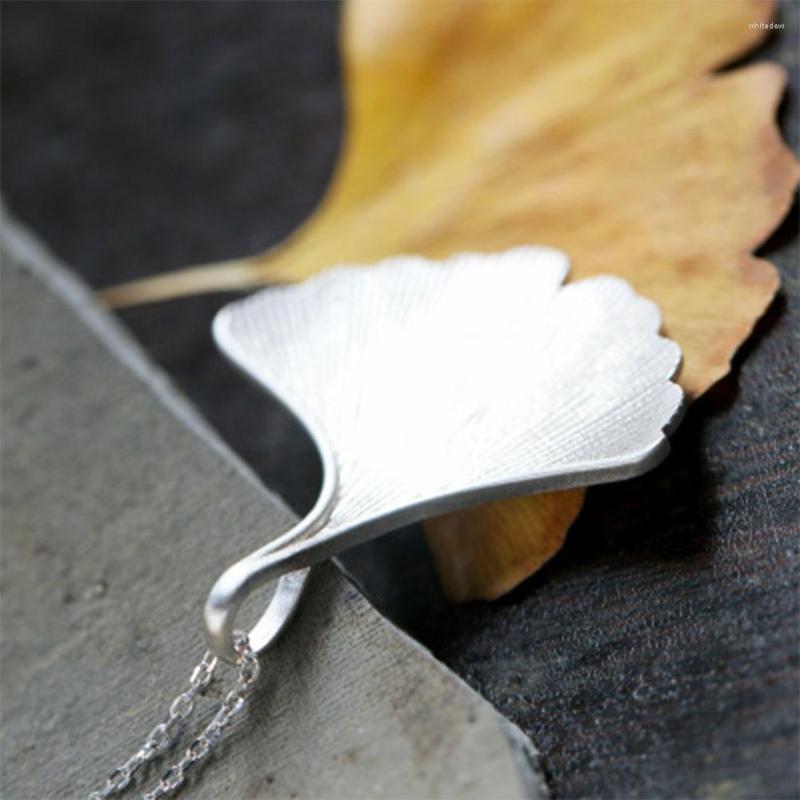 

Chains Design Silver Plating Handmade Jewelry Biloba Leaf Pendant Necklace Choker Collars Women Gift
