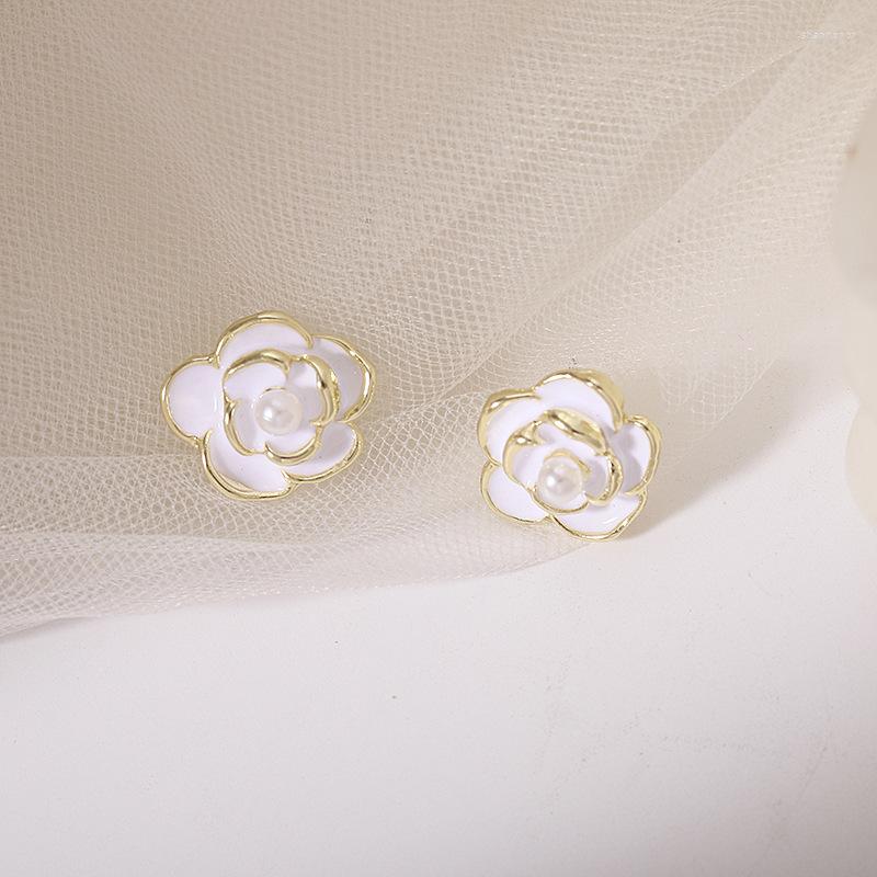 

Stud Earrings Lolita Decorative Jewelry Niche Design Sense White Flower Pearl High-end Light Luxury
