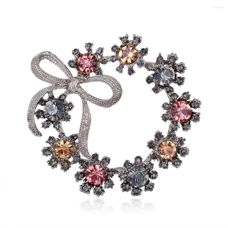 

Brooches Crystal Rhinestone Wreath Brooch Bowknot Flower Vintage Jewelry For Women Ladies Accessories Bouquet Pins