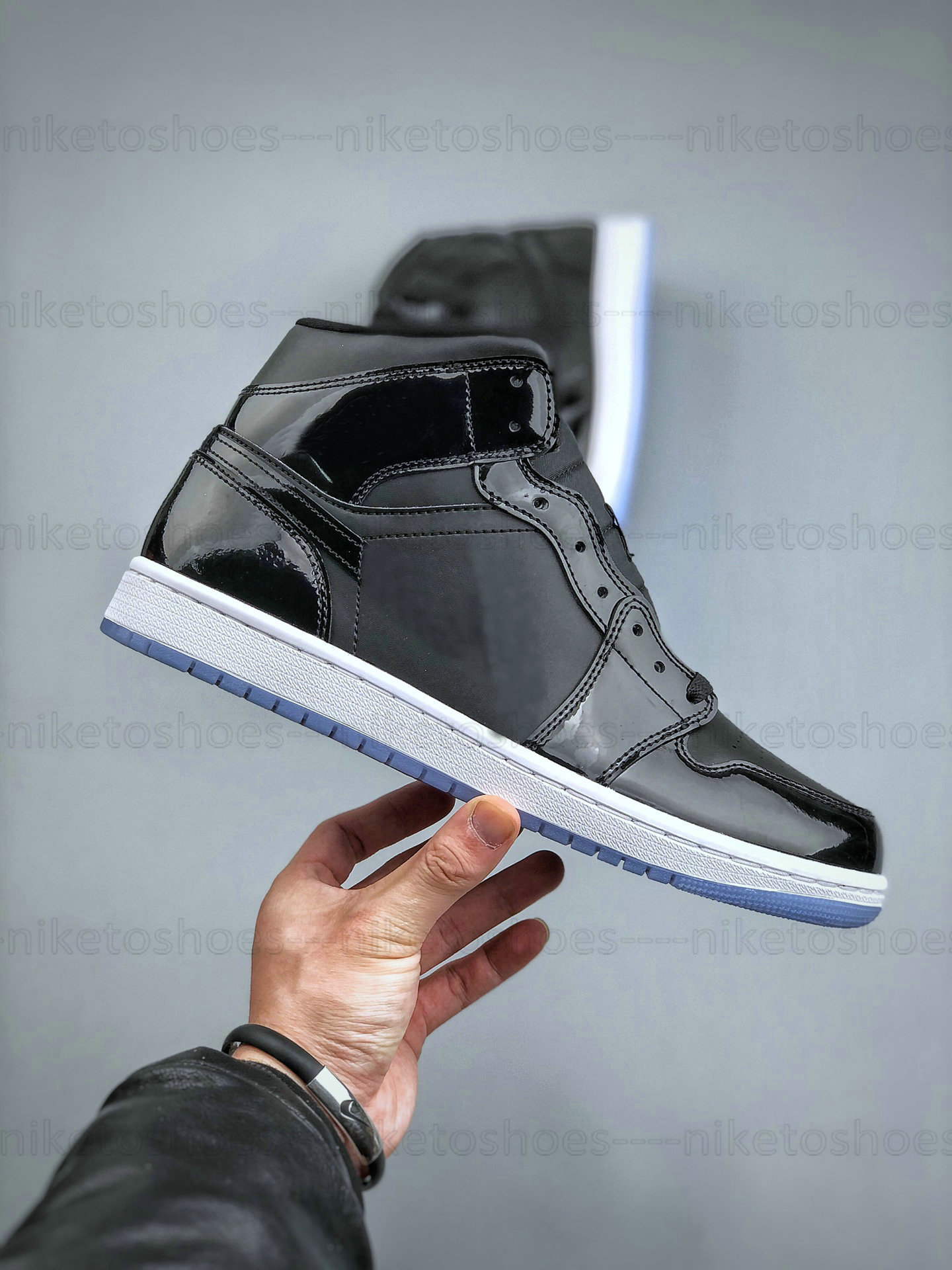 

Classic Retro Men Shoe Jumpman 1 Space Jam Mid Casual Sports Breathable Basketball Shoe skate shoes, 01