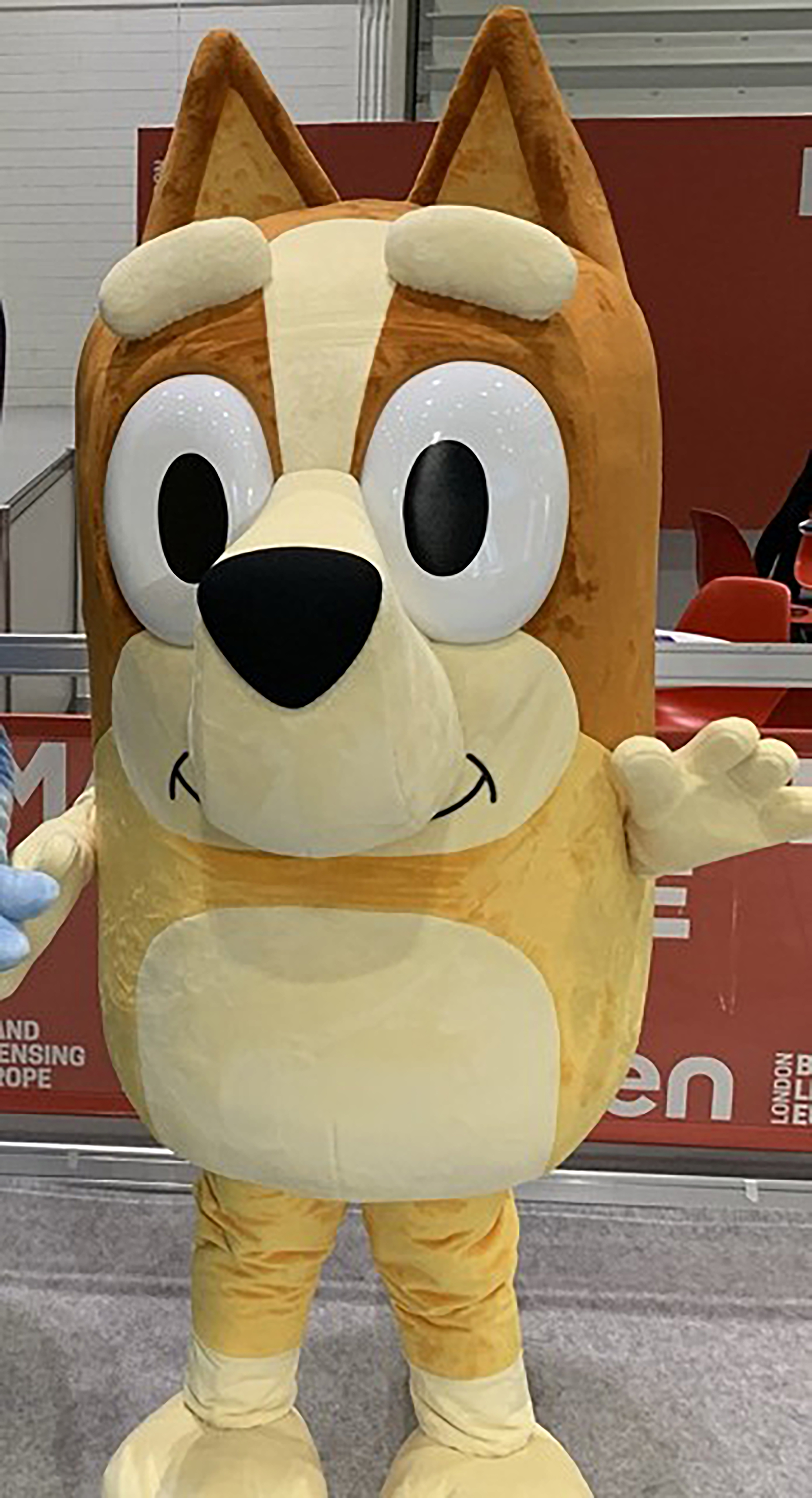 

halloween Mascot Costumes The Bingo Dog Mascot Costume Adult Cartoon Character Outfit Attractive Suit Plan Birthday Gift, As picture