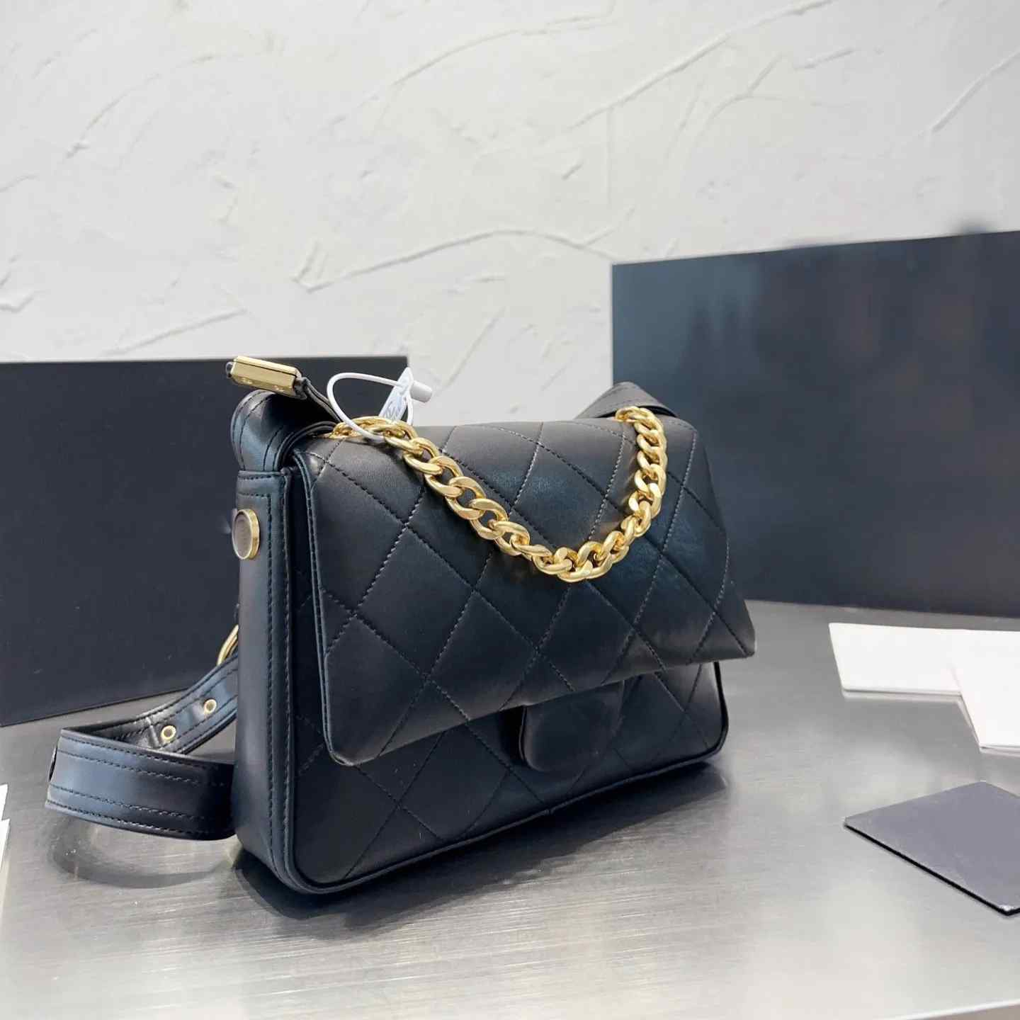 

Designer Bag Women Flap Handbag Diamond Lattice Gold Chain Crossbody Purse Letter, Black