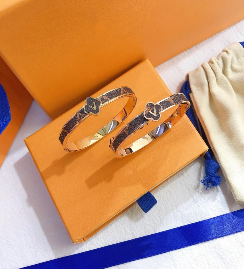 

Bangle bracelet Wide version fashion designer design bangles bracelets for woman and man Unisex jewelry couple Anniversary gift4576455