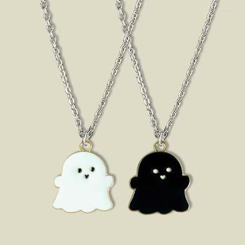

Pendant Necklaces 2Pcs Black And White Ghost For Women Men Friend Cute Couple Fashion Jewelry Gift