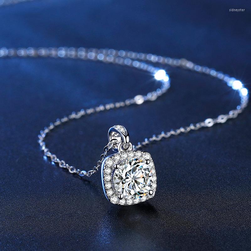 

Chains Simple Fashion Flash Diamond Square Imitation Mozanite Pendant