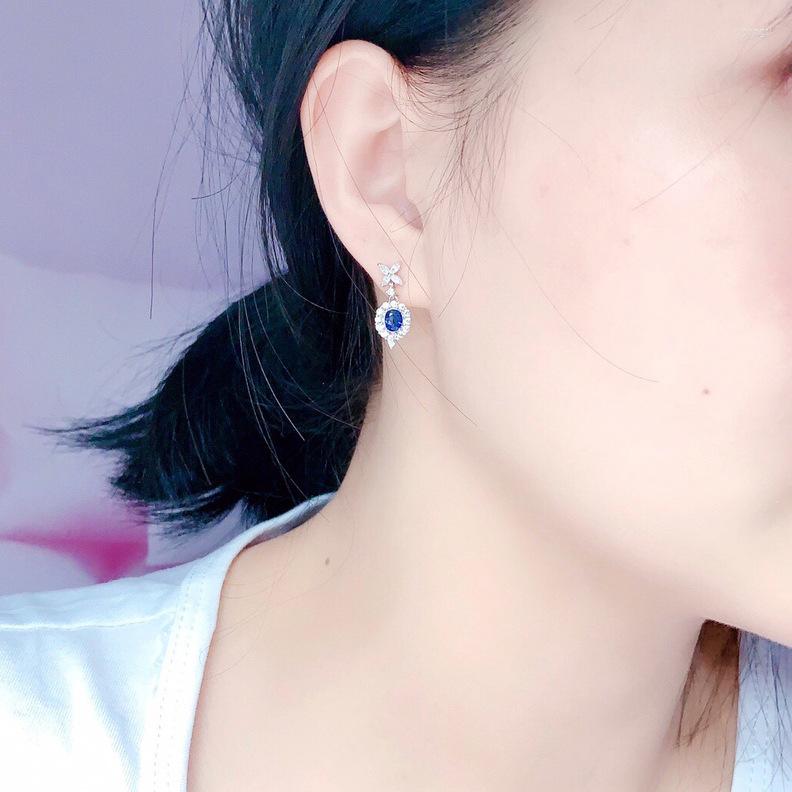 

Stud Earrings Exquisite Four-leaf Grass Full Diamond Imitation Sapphire Emerald Female Fashion Color Jewelry