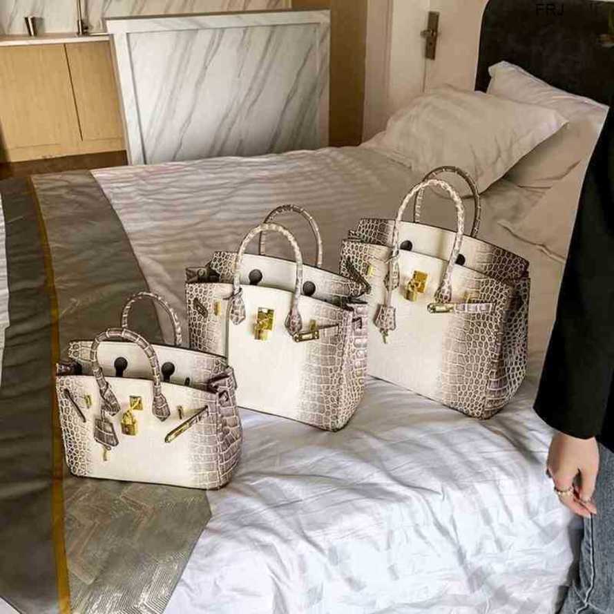 

Designer Bags Birkin Handbags Herms Womens Handbag Picotin 18 22 Crocodile Pattern Platinum 2023 Versatile Single Shoulder Messenger Portabl, Himalayan white 35cm
