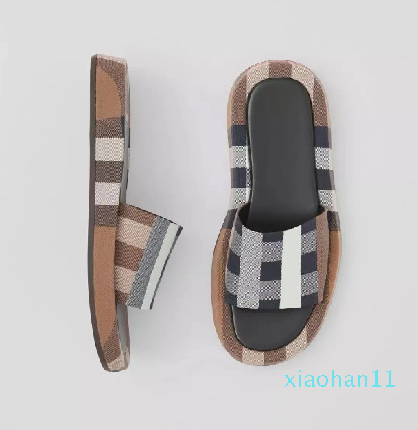

2023 Vintage Slippers Women Fashion Letter BUR Slides Luxury Summer Ladies Flip Flat Rubber Gear Bottoms Sandal Beach Designer Shoes