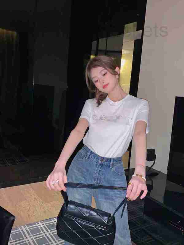 

Women' T-Shirt designer Early Spring New Handmade Beaded Letter Decorative Round Neck Short Sleeve Classic Album Collection JM4A, White3