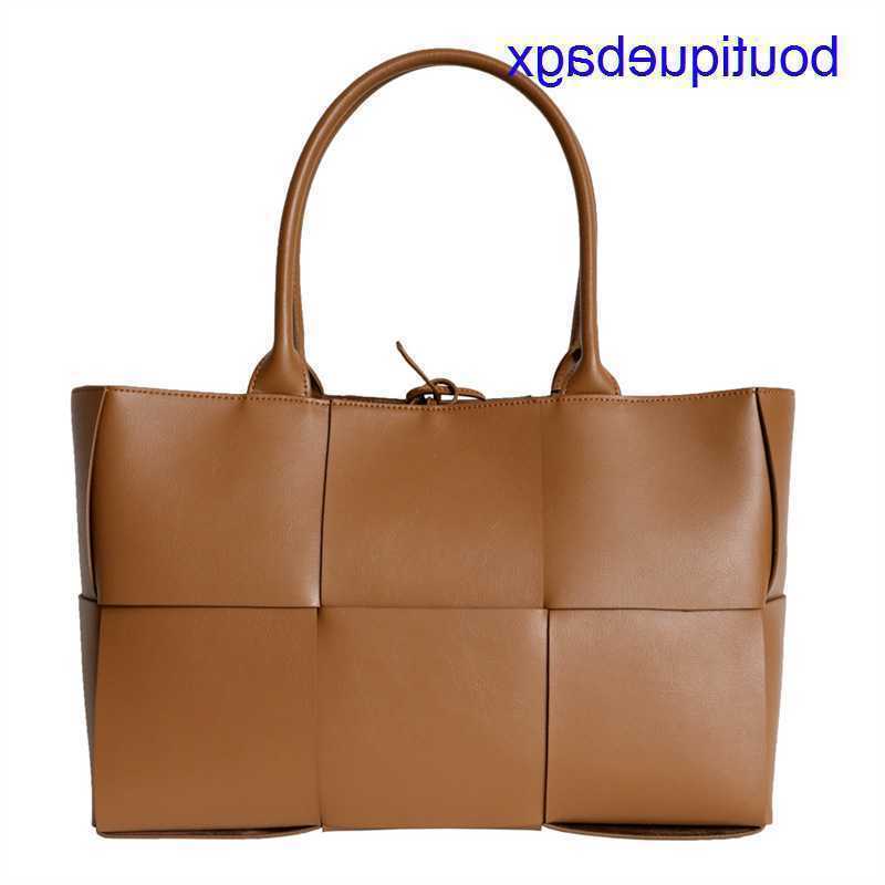 

Luxury Bottegss Venetss Arco Evening Bags online store Japan and South Korea new leather handbag women's tote bag large capacity M With logo Y01I, Black4