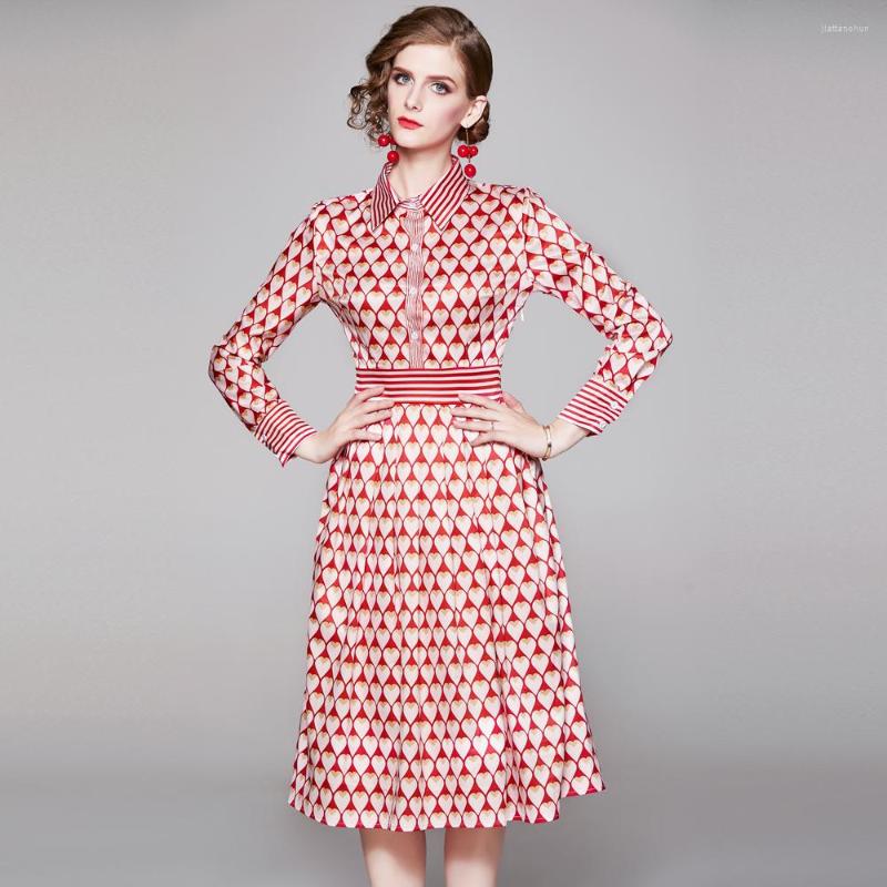 

Casual Dresses Women's Autumn High-end Temperament Polo Collar Long Sleeve Gold Thread Love Single Breasted Stitched Pleated Dress, Picture color