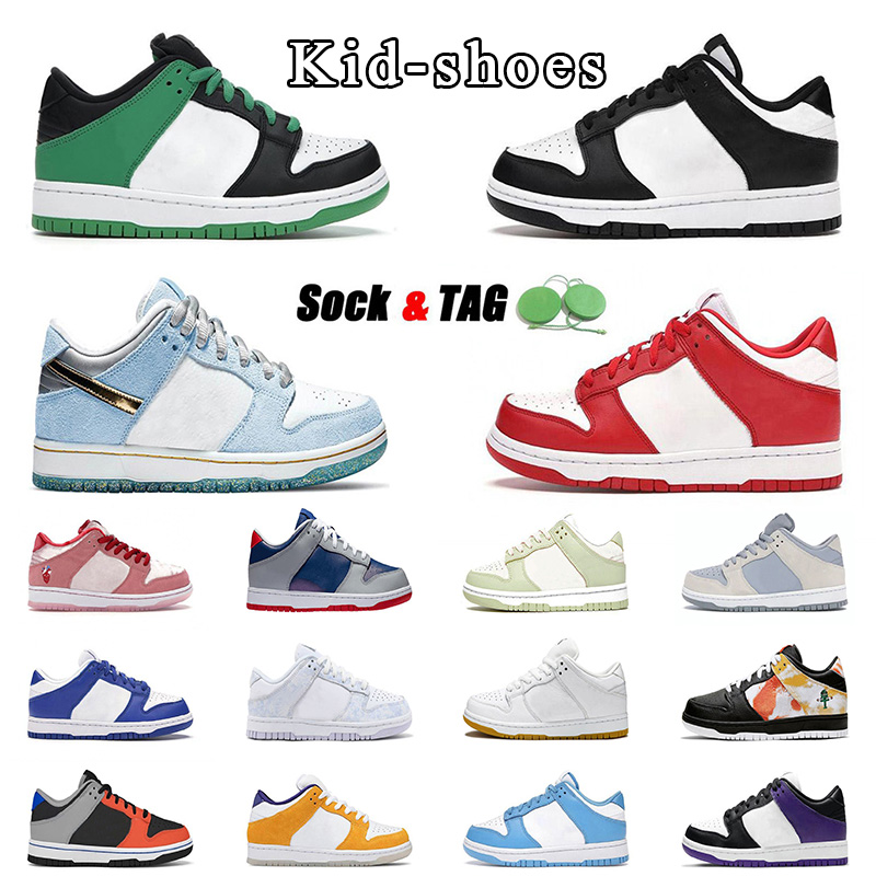 

fashion kids dunky youth shoes retro panda strange love kids shoes outdoor kids sneakers classic green holiday special university red kids designer shoes UNC, Socks and tag