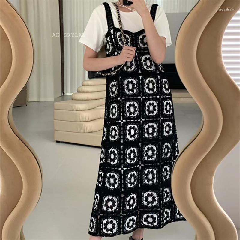 

Casual Dresses Women Square Collar Hollow Embroidery Flowers Dress Korean Chic Summer Retro Loose Crochet Knitted Strap Female P187, Black