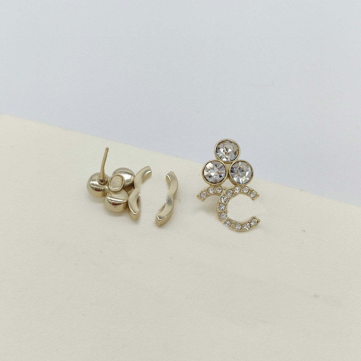 

2023 Luxury quality charm stud earring with diamond in 18k gold plated have box stamp PS7645A