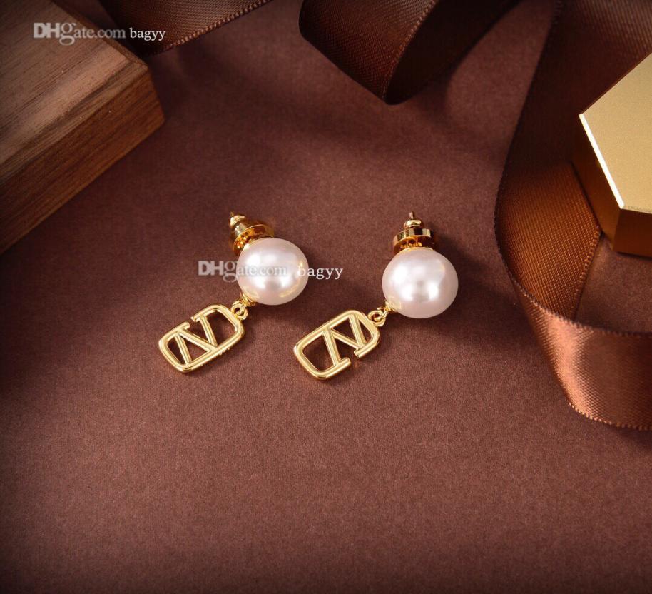 

Fashion Designer Letter V Earrings pearl Stud Earring Women Tassel Love Internet Celebrity Earring Female Jewelry Luxury ht1234687