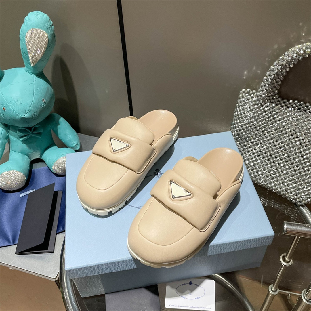 

2023 Luxury Brand Triangle Logo Slippers Sandals Women Slippers New Fashion Designer Shoes Soft sheepskin Outdoor Beach Hotel Baotou Round Toe Thick bottom Non-slip, Beige white