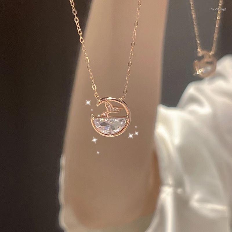 

Chains Trend Ocean Crystal Whale Mermaid Pendant Necklace For Women Fashion Shiny Zircon Fish Tail Round Charm Jewelry