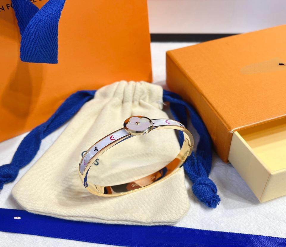 

Europe America Fashion Style Bracelets Women Bangle Luxury Designer Jewelry 18K Gold Plated Stainless steel Wedding Lovers Gift Ba5957076