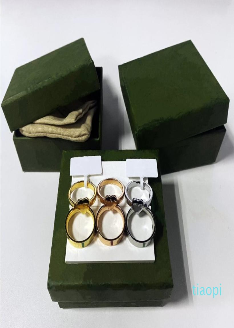 

2022 new Love Ring Designer Heart Band Rings for Women Mens Jewelry Luxury Fashion Unisex Gold Silver Rose Colors Stainless Steel 7219096